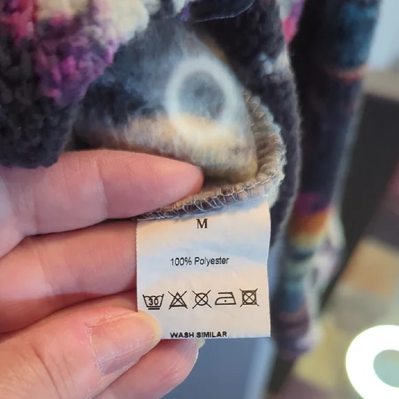 Gray and Yellow Geometric Bomber Jacket with Quilted Design - Picture 4 of 6